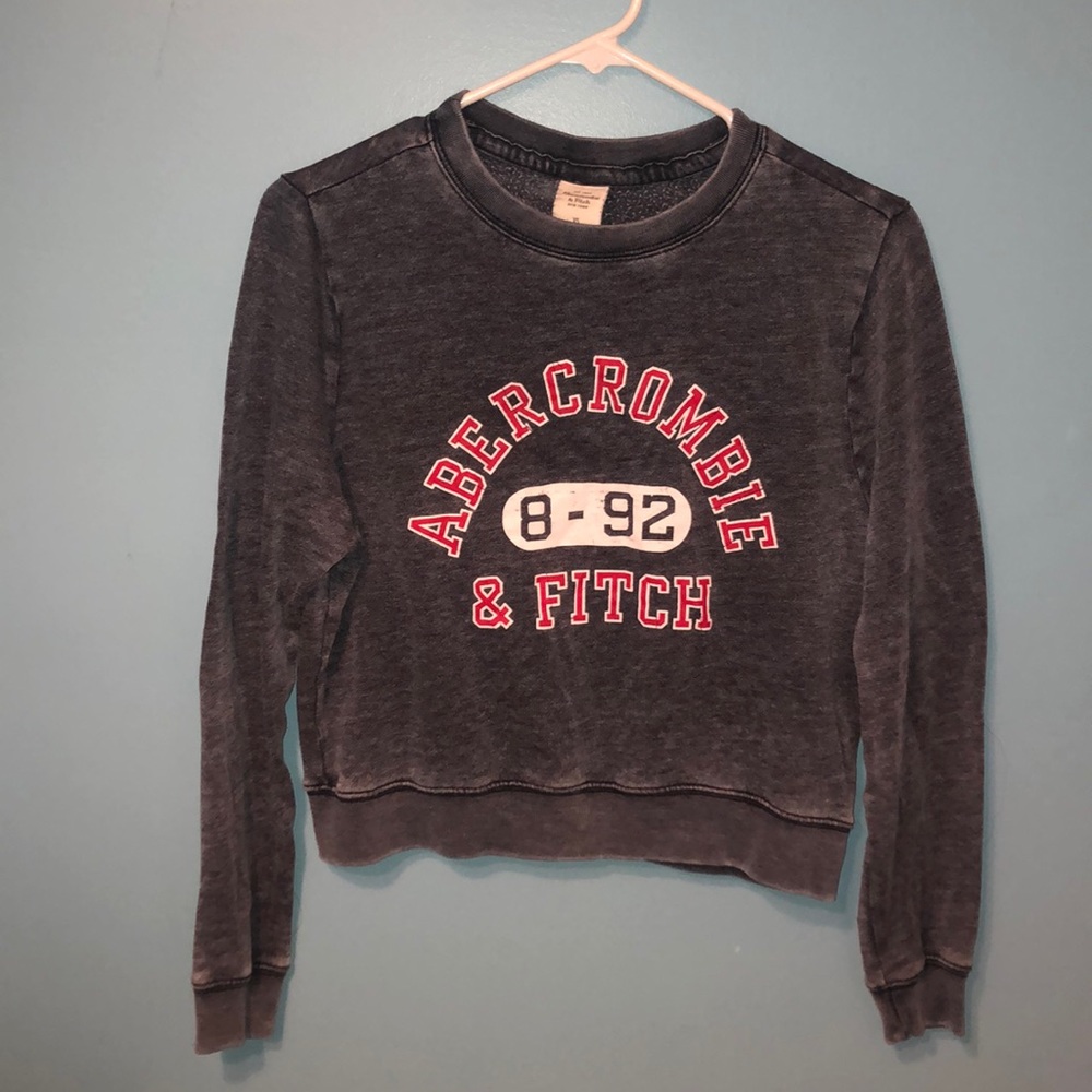 A&F Cute Crew Sweater!